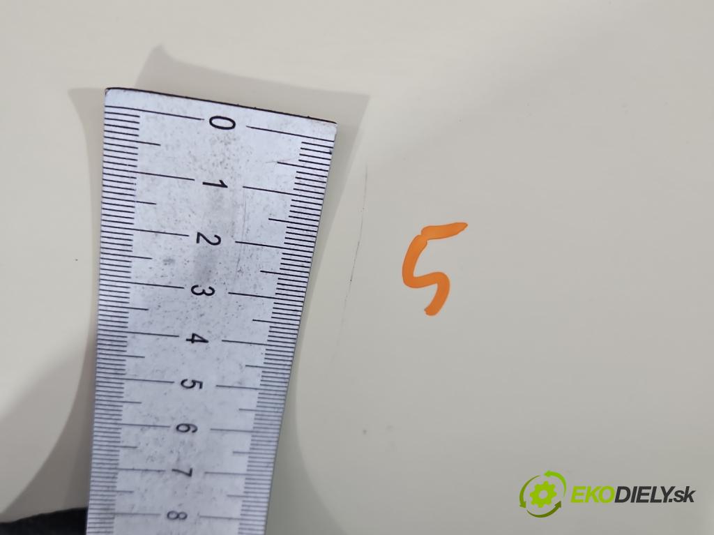 Mercedes E W211 2002-2009 2.2 cdi 136hp automatic 100 kW 2148 cm3 5- blatnik přední pravý  (Klika dveří ostatní)