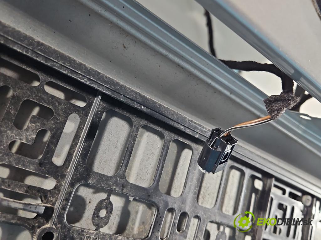 Mercedes A W176 2012-2018 1.5 CDI 109 hp manual 80 kW 1461 cm3 5- zadní kufrové dveře  (Zadní kapota (kufr))