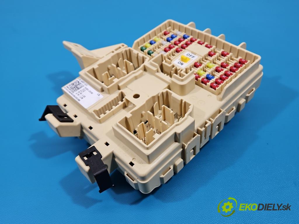 Kia Stinger 2017-2023 2.0 T-GDI 256KM automatic 188 kW 1998 cm3 5- skříňka pojistková 91951-J5190 (Pojistková skříňka)