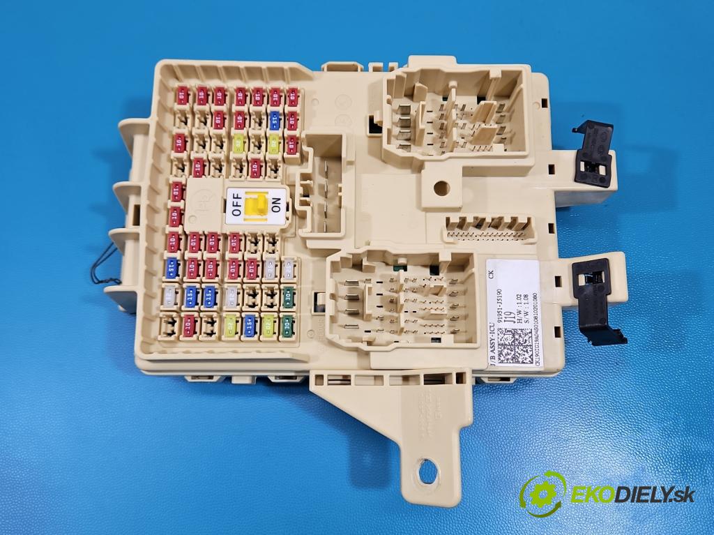 Kia Stinger 2017-2023 2.0 T-GDI 256KM automatic 188 kW 1998 cm3 5- skříňka pojistková 91951-J5190 (Pojistková skříňka)