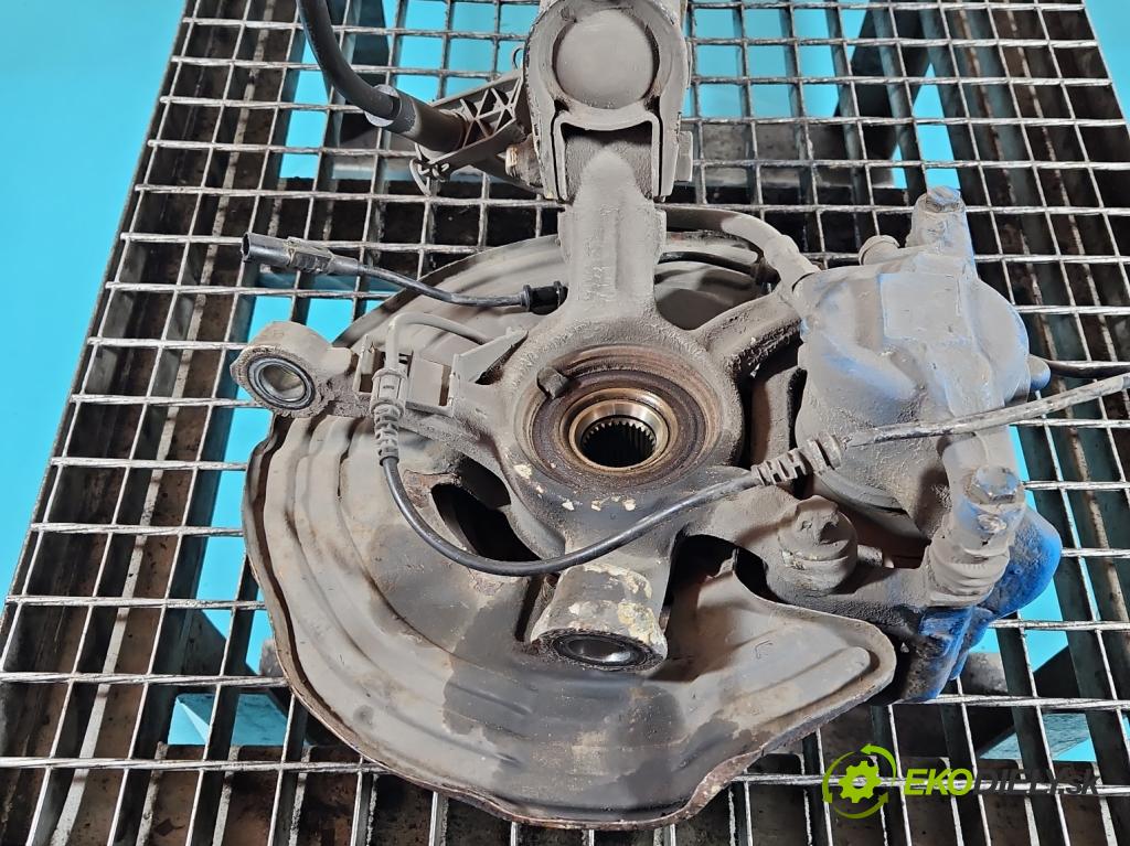 Mercedes A W176 2012-2018 1.5 CDI 109 HP manual 80 kW 1461 cm3 5- náboj ľavé  (Náboj kolesa)