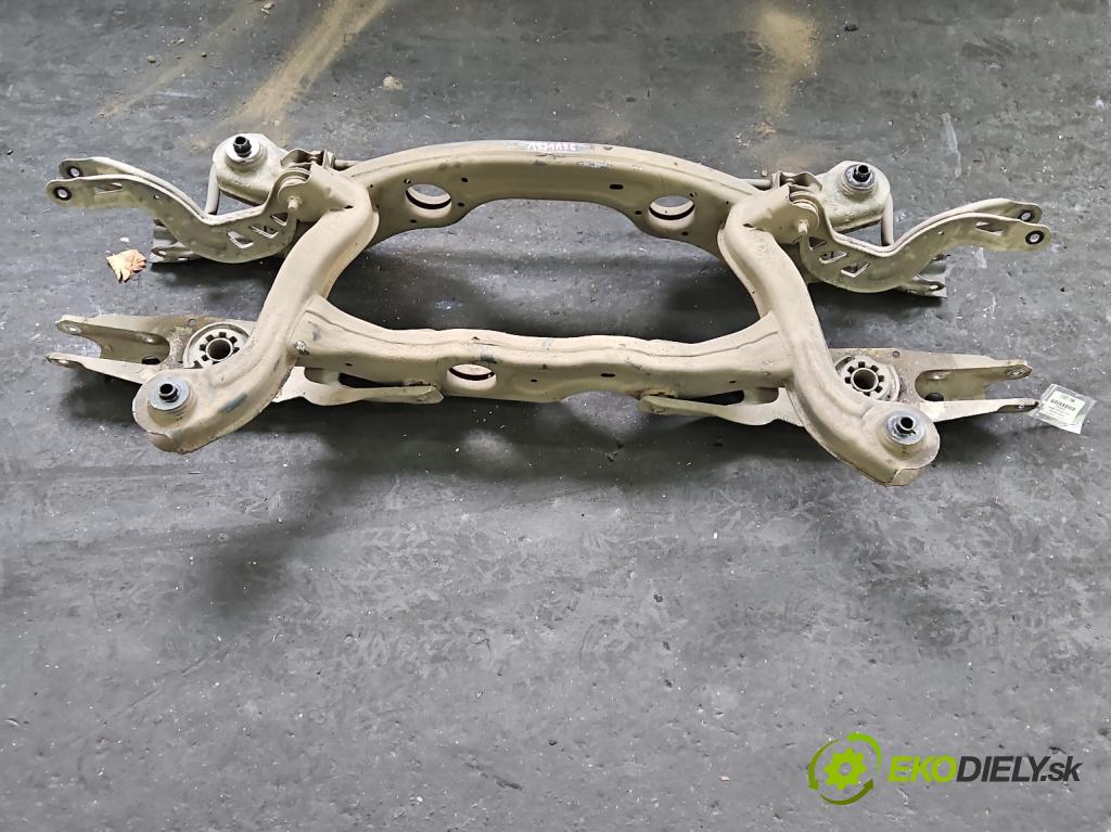 Mercedes A W176 2012-2018 1.5 CDI 109 hp manual 80 kW 1461 cm3 5- zadní výztuha  (Zadní výztuha)