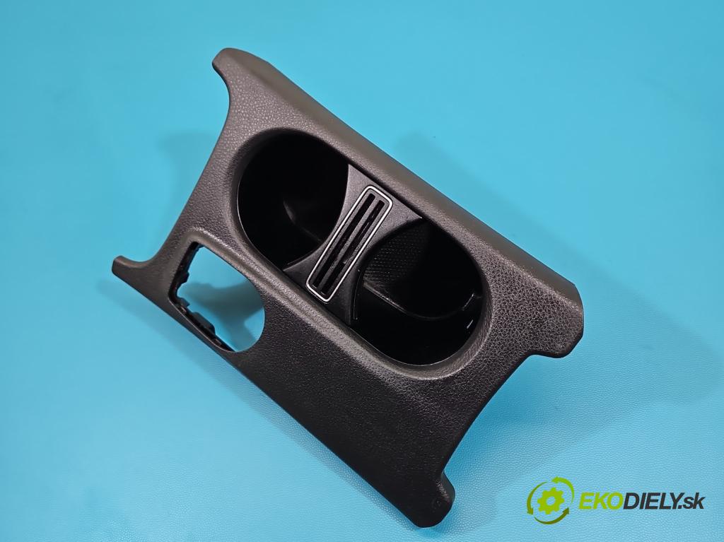 Mercedes A W176 2012-2018 1.5 CDI 109 hp manual 80 kW 1461 cm3 5- Rukojeť: na napoje: A1766801610 (Držák nápojů)