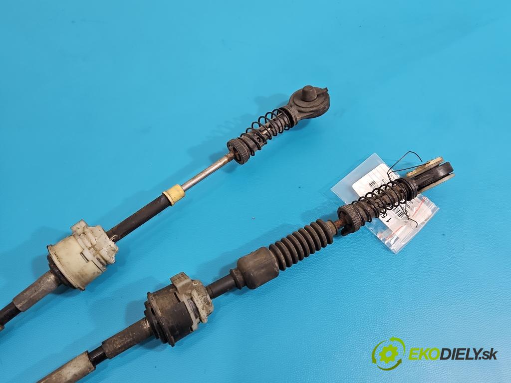 Mercedes A W176 2012-2018 1.5 CDI 109 HP manual 80 kW 1461 cm3 5- Páka: Změny: stupeň,rýchlosť A1763600209 (Rýchlostná páka (kulisa))