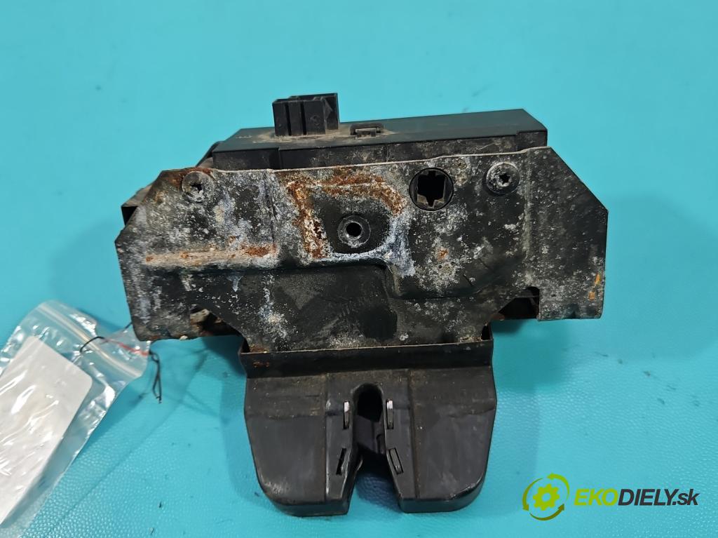 Opel Vectra C 2002-2008 2.2 DTI 125 hp manual 92 kW 2172 cm3 5- zámek kufrových dveří zadní 495072894