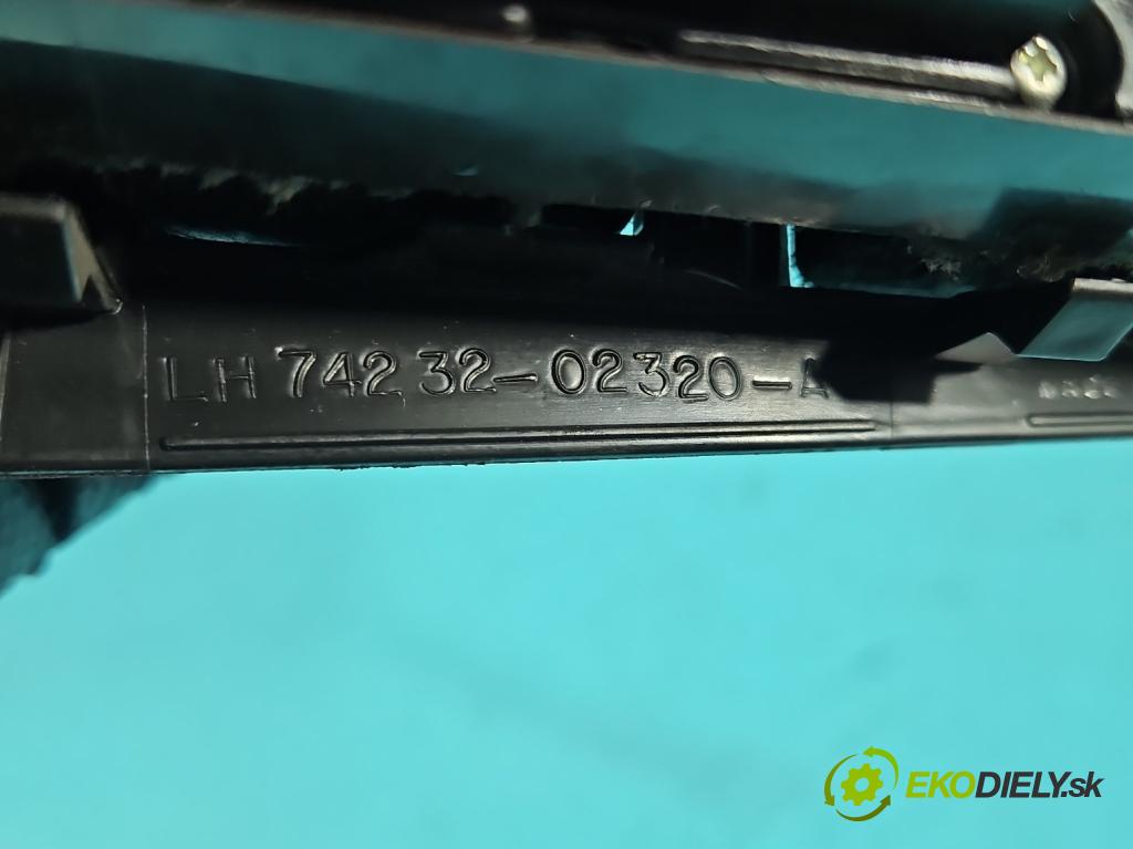 Toyota Corolla E12 2001-2009 1.8 VVTI usa 135 HP manual 99 kW 1794 cm3 4- prepínač okien spätných zrkadiel 74232-02320