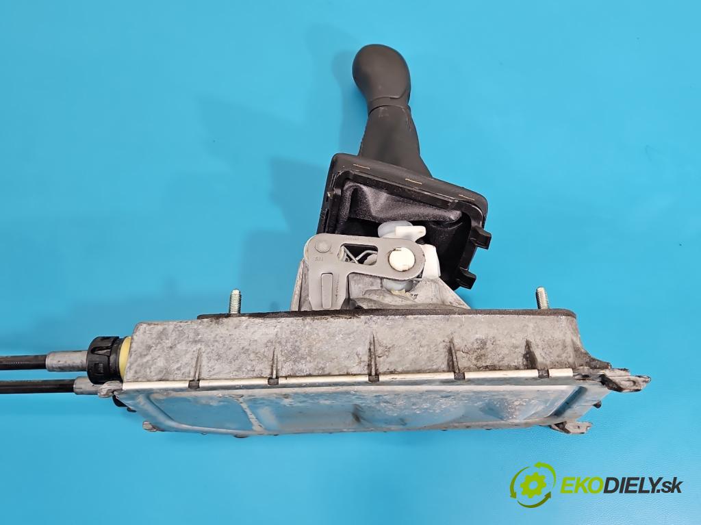 Skoda Fabia III 2014- 2021 1.2 TSI 110 HP manual 81 kW 1197 cm3 5- Páka: Změny: stupeň,rýchlosť 6C0711049F (Rýchlostná páka (kulisa))