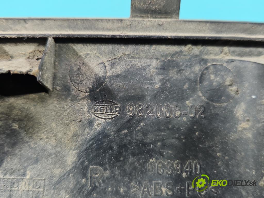 Citroen C4 Picasso I 2006-2013 1.8 16V 125 HP manual 92 kW 1749 cm3 5- svetlo / reflektor zadné pravé nárazník 9653548680