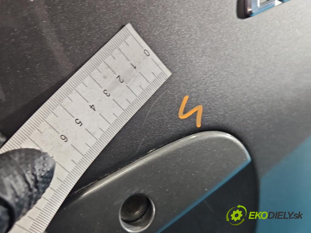 Toyota Corolla E12 2001-2009 1.8 VVTI usa 135 hp manual 99 kW 1794 cm3 4- zadní kufrové dveře  (Zadní kapota (kufr))