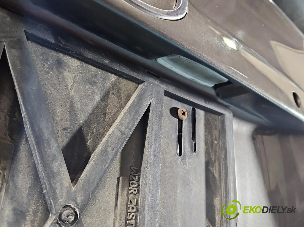 Toyota Corolla E12 2001-2009 1.8 VVTI usa 135 hp manual 99 kW 1794 cm3 4- zadní kufrové dveře  (Zadní kapota (kufr))