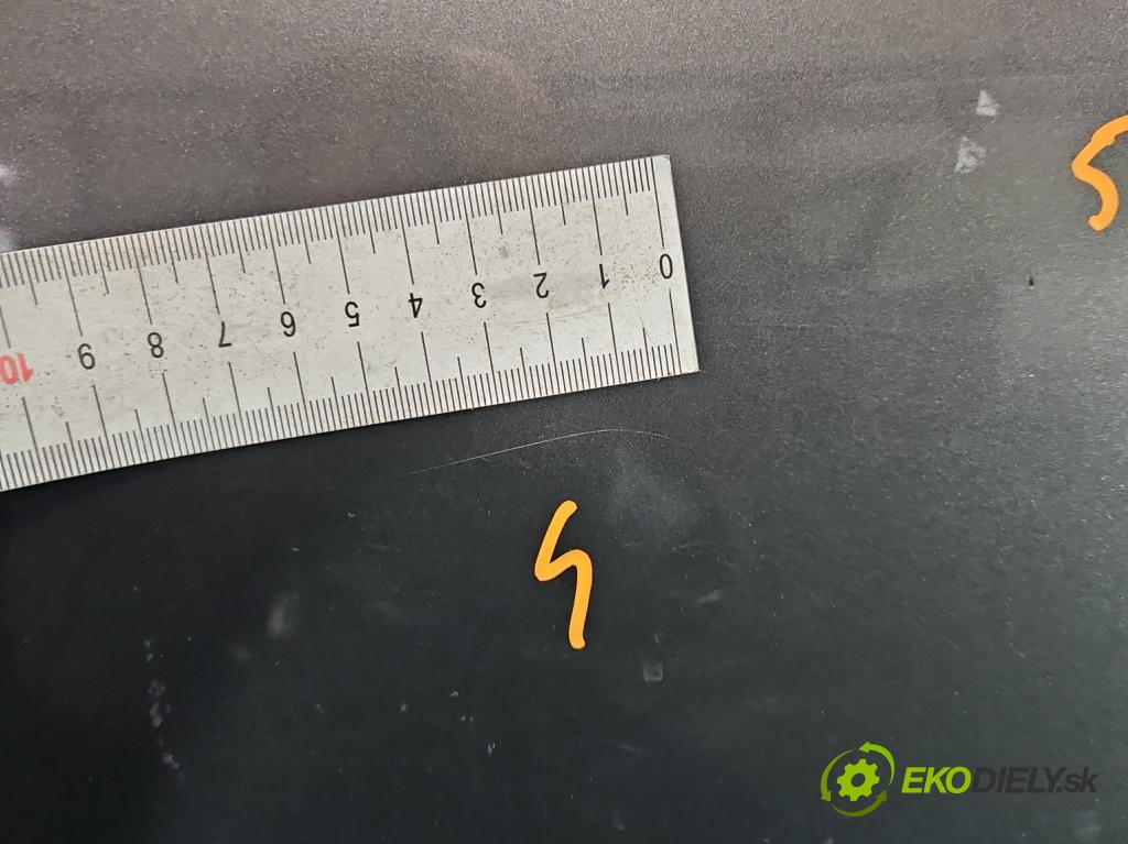 Toyota Corolla E12 2001-2009 1.8 VVTI usa 135 HP manual 99 kW 1794 cm3 4- dvere predné pravé  (Kľučka dverí ostatné)