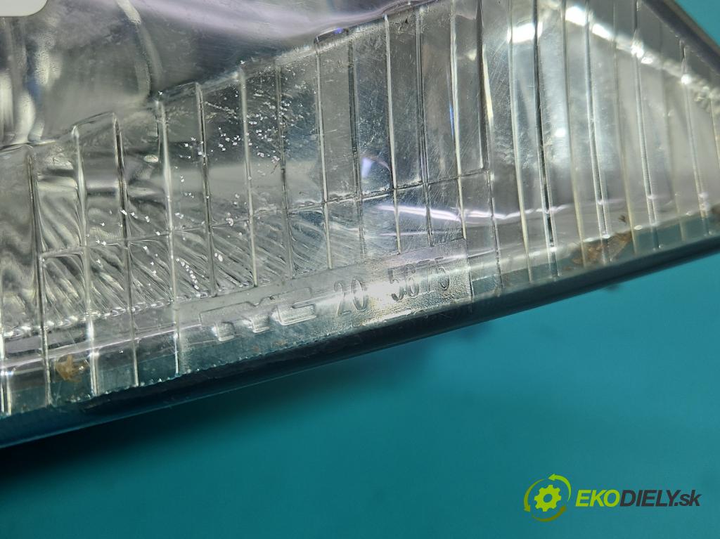 Ford Focus Mk1 1998-2004 1.6 16V 101 HP manual 74 kW 1596 cm3 5- Reflektor: pravý  (Svetlo predné pravé)