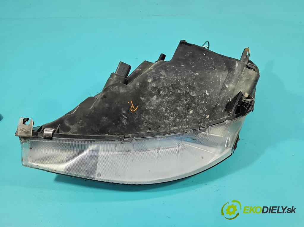 Ford Focus Mk1 1998-2004 1.6 16V 101 HP manual 74 kW 1596 cm3 5- Reflektor: pravý  (Svetlo predné pravé)