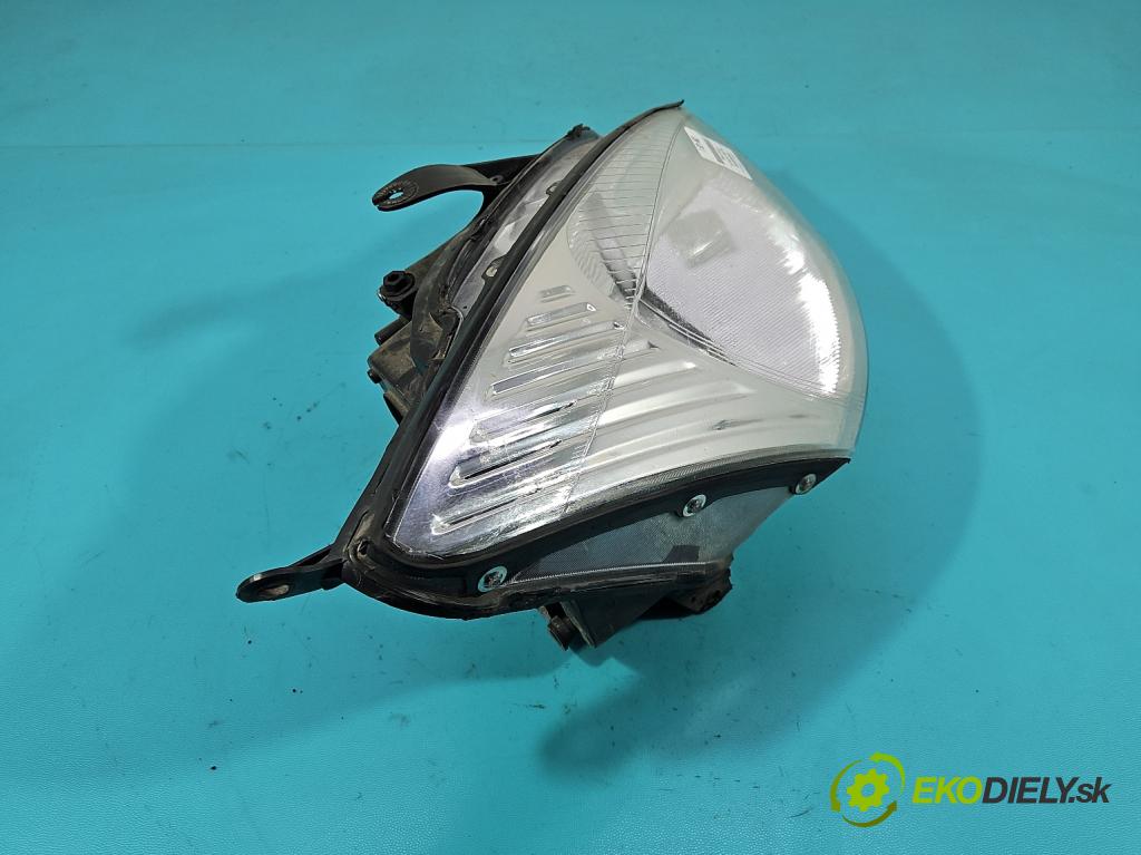 Ford Focus Mk1 1998-2004 1.6 16V 101 HP manual 74 kW 1596 cm3 5- Reflektor: pravý  (Svetlo predné pravé)