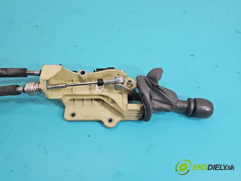 Fiat Panda II 2003-2012 1.1b 54 HP manual 40 kW 1108 cm3 5- Páka: Změny: stupeň,rýchlosť  (Rýchlostná páka (kulisa))