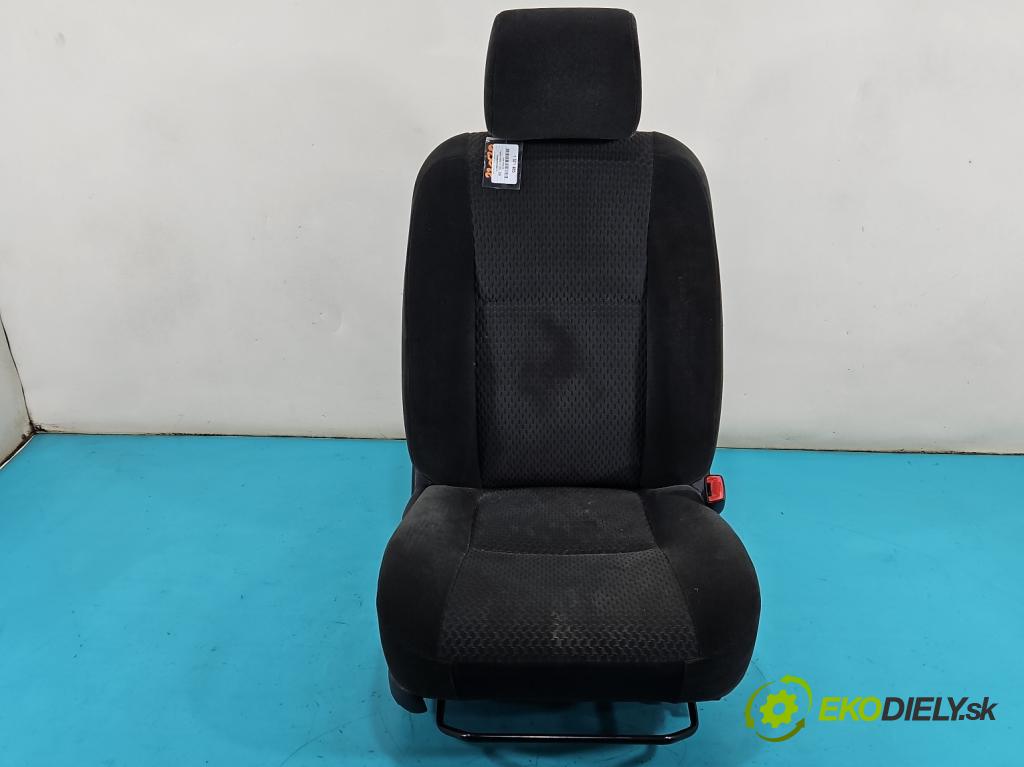 Toyota Corolla E12 2001-2009 1.8 VVTI usa 135 HP manual 99 kW 1794 cm3 4- Sedačka pravý  (Sedadlo)