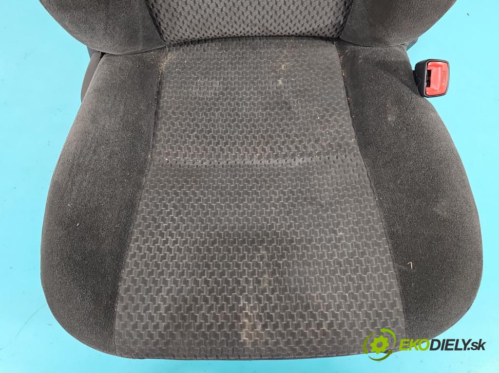 Toyota Corolla E12 2001-2009 1.8 VVTI usa 135 HP manual 99 kW 1794 cm3 4- Sedačka pravý  (Sedadlo)