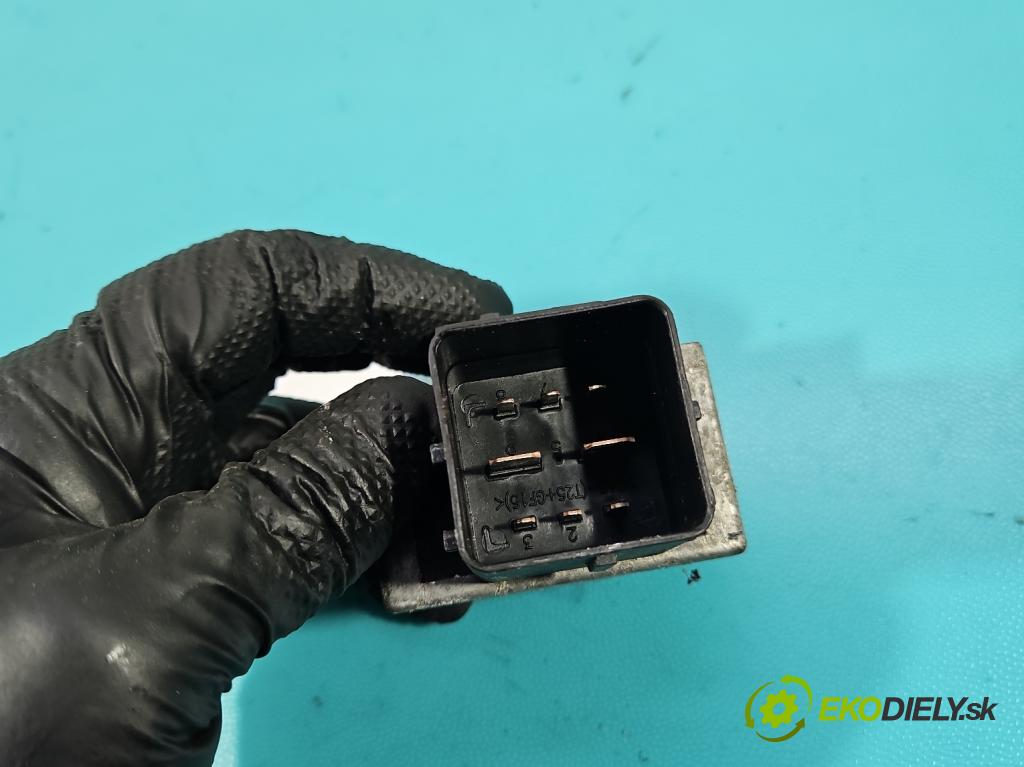 Renault Master III 2010-2024 2.3 DCI 163 HP manual 120 kW 2299 cm3 5- Relé: svíčky: zařicích: 110678071R (Relé)