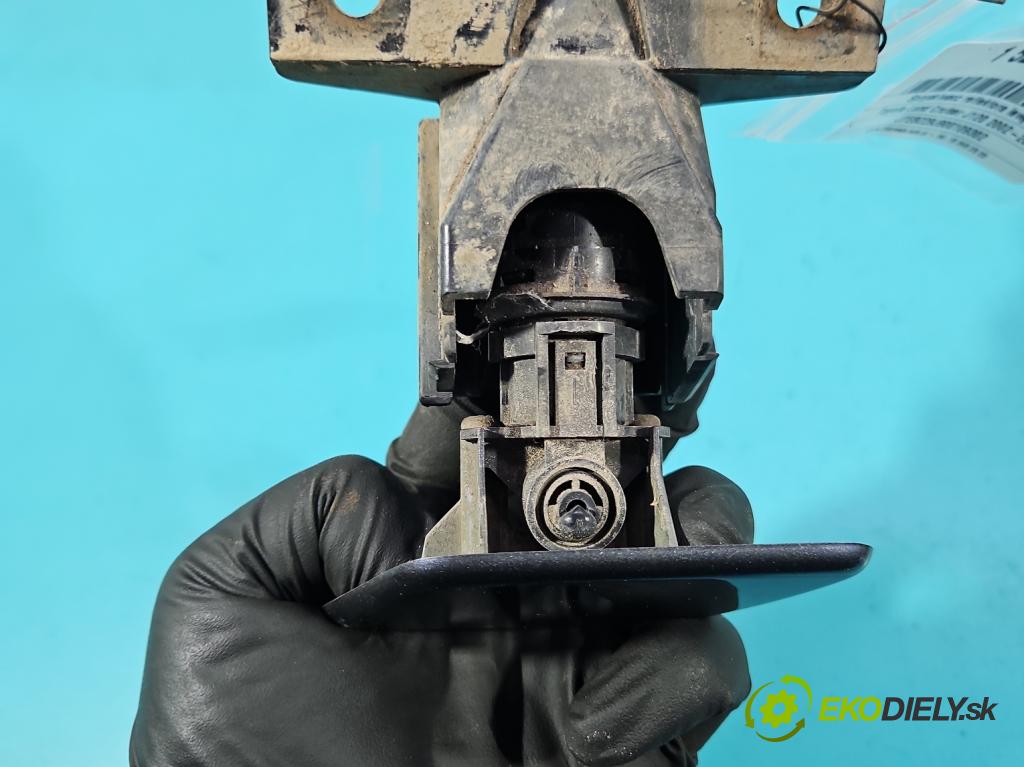 Toyota Land Cruiser J120 2002-2010 3.0 D4D 166 HP automatic 122 kW 2982 cm3 5- ostrekovač reflektor: ľavý 77730 (Motorček ostrekovačov)