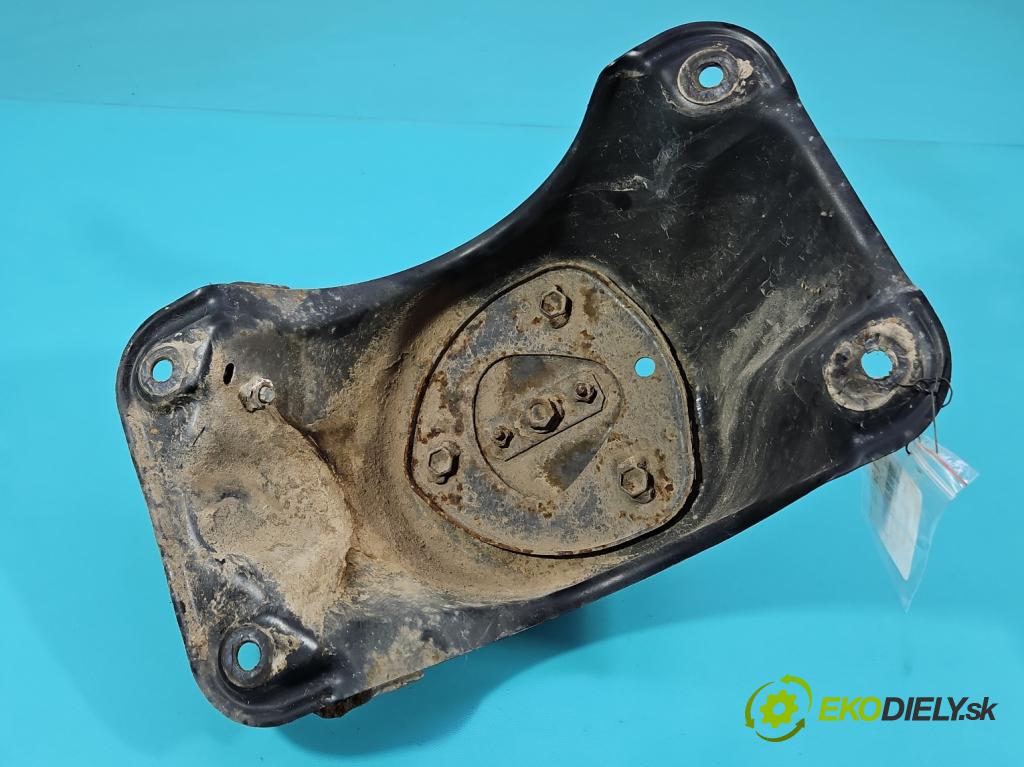 Toyota Land Cruiser J120 2002-2010 3.0 D4D 166 HP automatic 122 kW 2982 cm3 5- Upevnenie: kolesa ozubeného