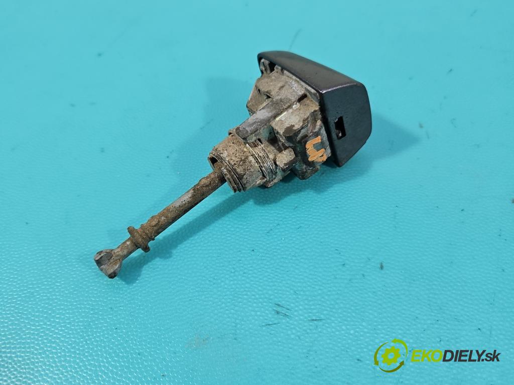 Toyota Land Cruiser J120 2002-2010 3.0 D4D 166 HP automatic 122 kW 2982 cm3 5- rukoväť predné ľavé mimo:  (Kľučka dverí vonkajšia predná ľavá)