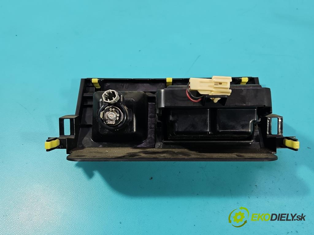 Toyota Land Cruiser J120 2002-2010 3.0 D4D 166 HP automatic 122 kW 2982 cm3 5- zásuvka zapaľovače 1A462-024G