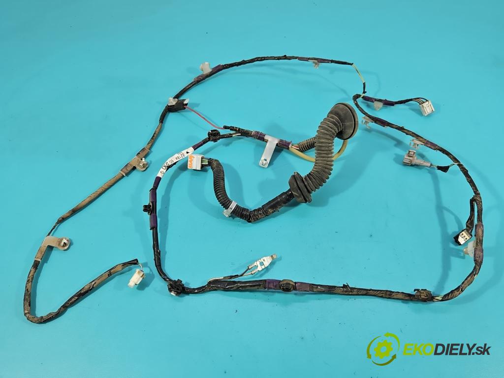 Toyota Land Cruiser J120 2002-2010 3.0 D4D 166 HP automatic 122 kW 2982 cm3 5- Zväzok: kufrové dvere zadné 8218460230G