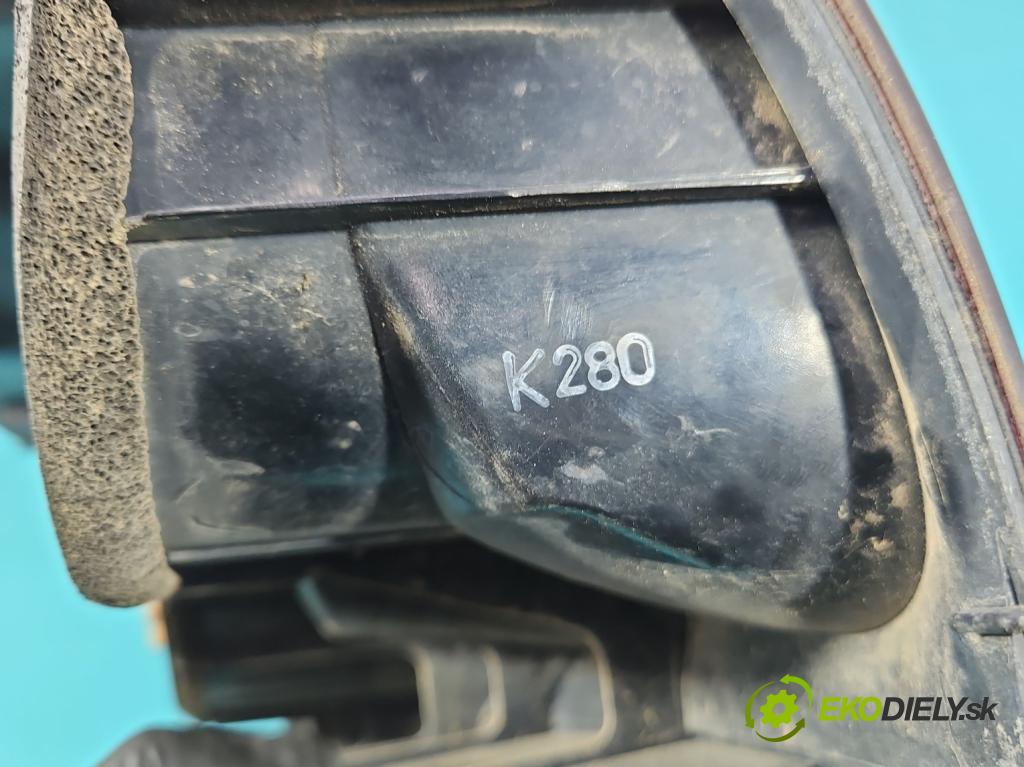 Toyota Land Cruiser J120 2002-2010 3.0 D4D 166 hp automatic 122 kW 2982 cm3 5- světlo zadní levé (Klika dveří ostatní)