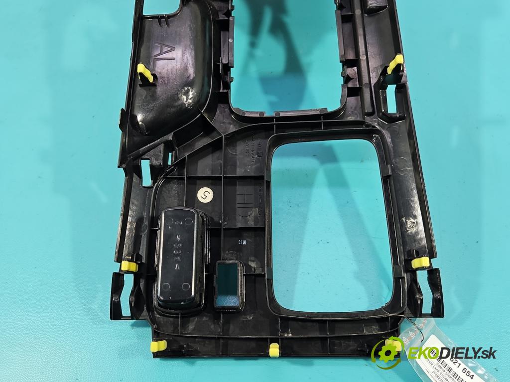 Toyota Land Cruiser J120 2002-2010 3.0 D4D 166 HP automatic 122 kW 2982 cm3 5- kryt plast 58804-60230