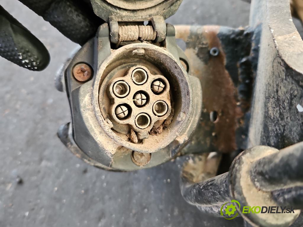 Toyota Land Cruiser J120 2002-2010 3.0 D4D 166 hp automatic 122 kW 2982 cm3 5- oko tažné  (Tažné zařízení)