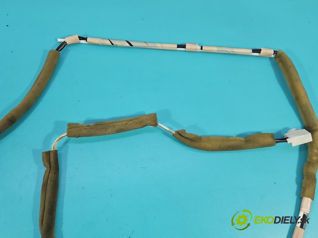Toyota Land Cruiser J120 2002-2010 3.0 D4D 166 HP automatic 122 kW 2982 cm3 5- Antena 86300-60220