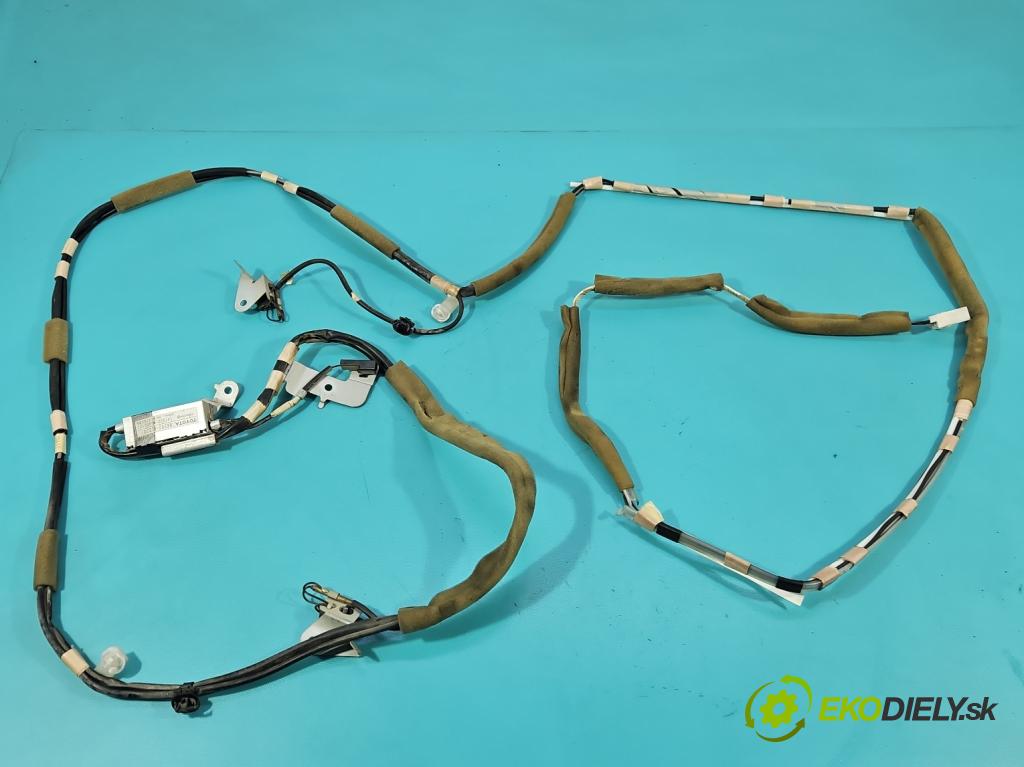 Toyota Land Cruiser J120 2002-2010 3.0 D4D 166 HP automatic 122 kW 2982 cm3 5- Antena 86300-60220