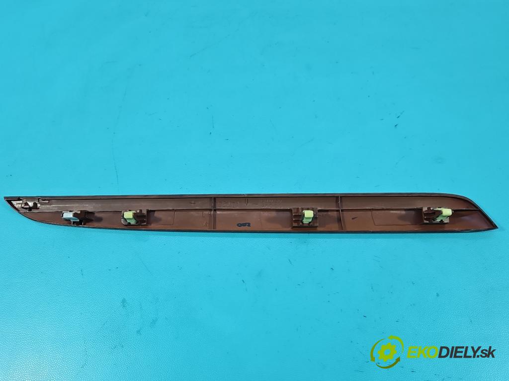 Toyota Land Cruiser J120 2002-2010 3.0 D4D 166 HP automatic 122 kW 2982 cm3 5- lišta ozdobná vnitŕní: 67782-X1M00