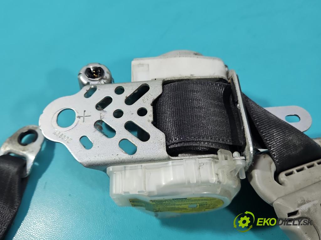 Toyota Corolla E12 2001-2009 1.8 VVTI usa 135 HP manual 99 kW 1794 cm3 4- pas bezpečnosť: predné ľavý