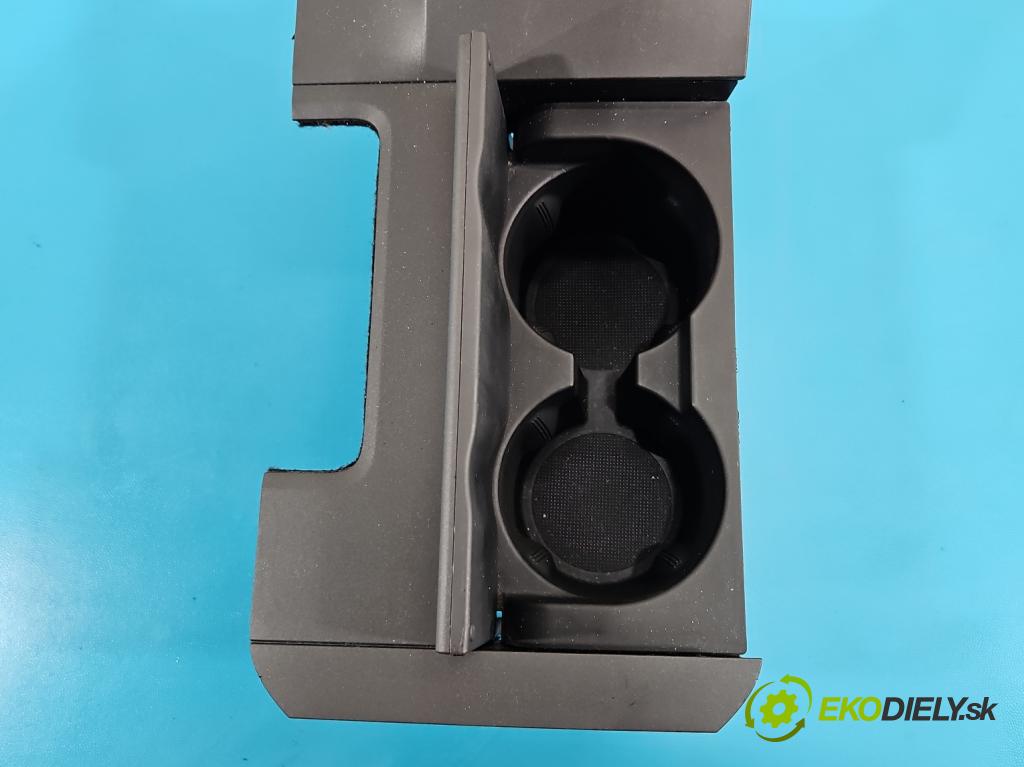 Honda Accord VIII 2008-2015 2.0 156 hp manual 115 kW 1997 cm3 4- Rukojeť: na napoje:  (Držák nápojů)