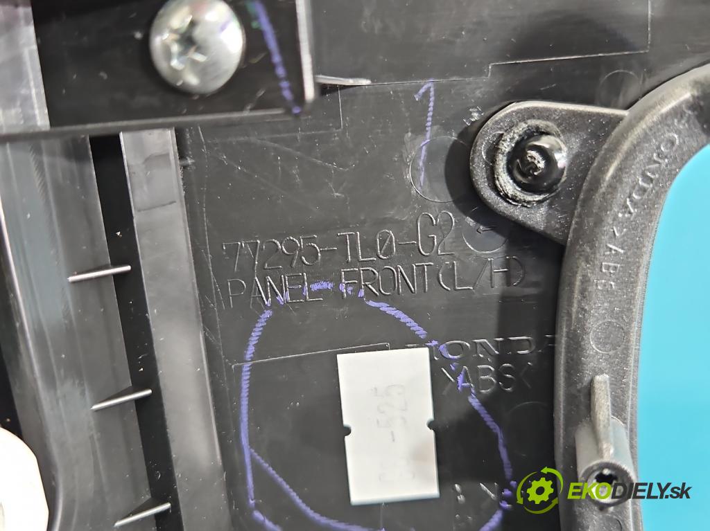 Honda Accord VIII 2008-2015 2.0 156 hp manual 115 kW 1997 cm3 4- Rukojeť: na napoje:  (Držák nápojů)