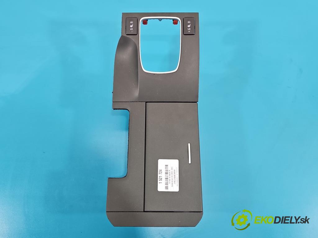 Honda Accord VIII 2008-2015 2.0 156 hp manual 115 kW 1997 cm3 4- Rukojeť: na napoje:  (Držák nápojů)