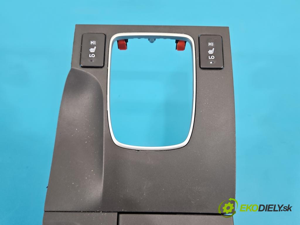 Honda Accord VIII 2008-2015 2.0 156 hp manual 115 kW 1997 cm3 4- Rukojeť: na napoje:  (Držák nápojů)