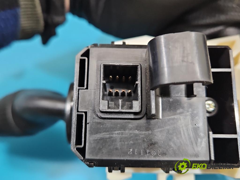 Honda Accord VIII 2008-2015 2.0 156 HP manual 115 kW 1997 cm3 4- prepínač komplex:  (Prepínacie páčky pod volantom)