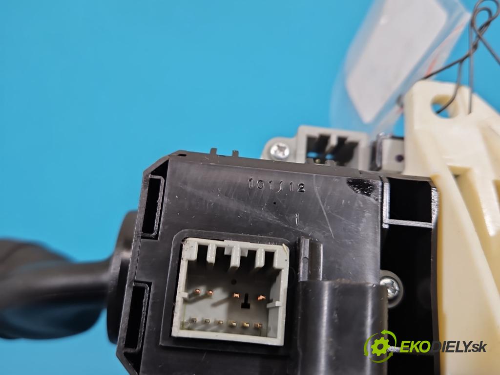 Honda Accord VIII 2008-2015 2.0 156 HP manual 115 kW 1997 cm3 4- prepínač komplex:  (Prepínacie páčky pod volantom)