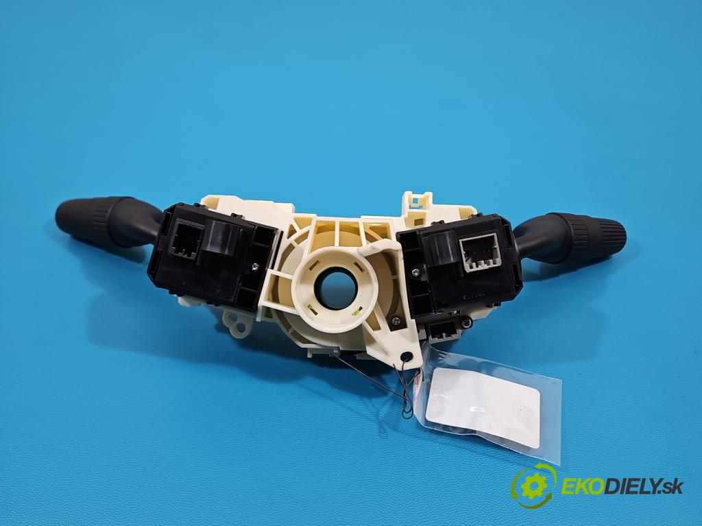 Honda Accord VIII 2008-2015 2.0 156 HP manual 115 kW 1997 cm3 4- prepínač komplex:  (Prepínacie páčky pod volantom)