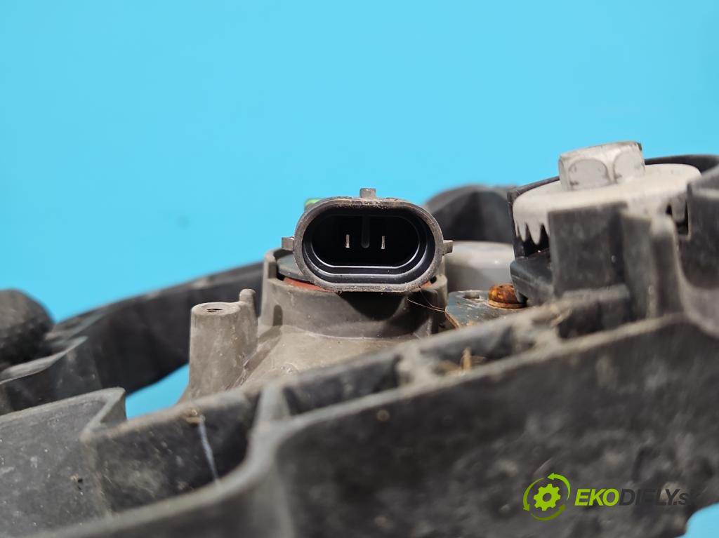 Honda Accord VIII 2008-2015 2.0 156 hp manual 115 kW 1997 cm3 4- Halogen pravý  (Klika dveří ostatní)