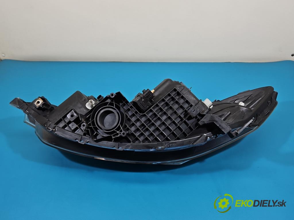 Honda Accord VIII 2008-2015 2.0 156 HP manual 115 kW 1997 cm3 4- Reflektor: pravý  (Svetlo predné pravé)