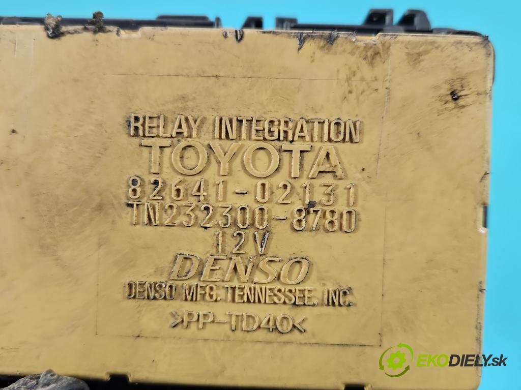 Toyota Corolla E12 2001-2009 1.8 VVTI usa 135 HP manual 99 kW 1794 cm3 4- skrinka poistka 82641-02131 (Poistková skrinka)