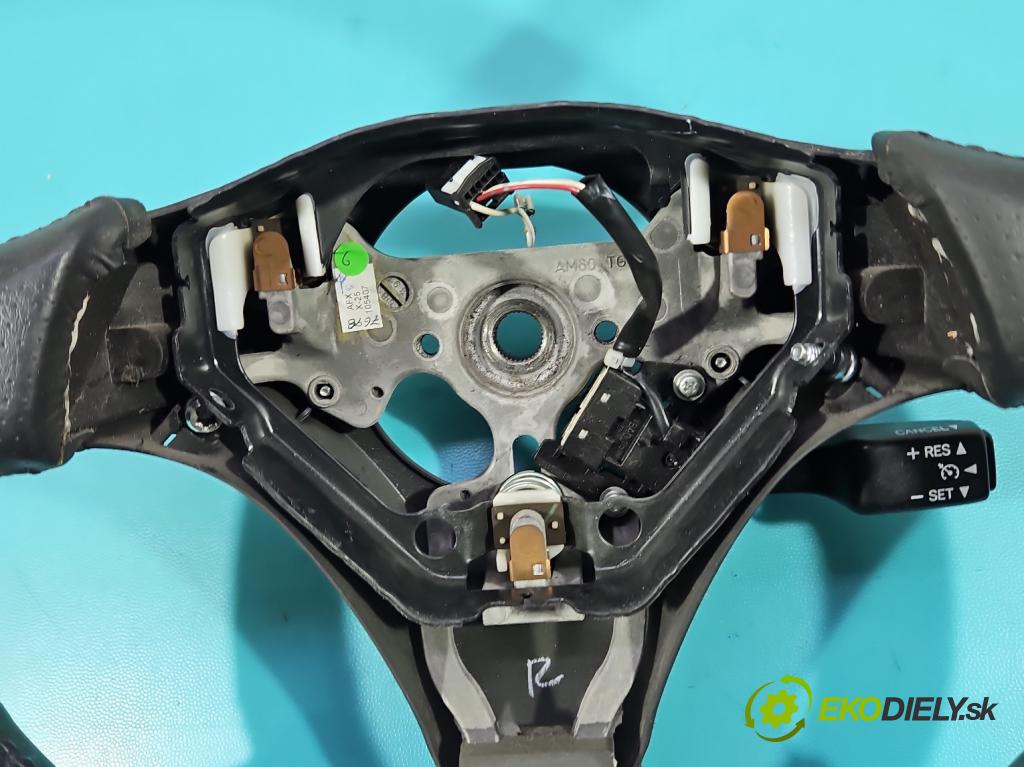 Toyota Corolla E12 2001-2009 1.8 VVTI usa 135 hp manual 99 kW 1794 cm3 4- volant  (Volant)