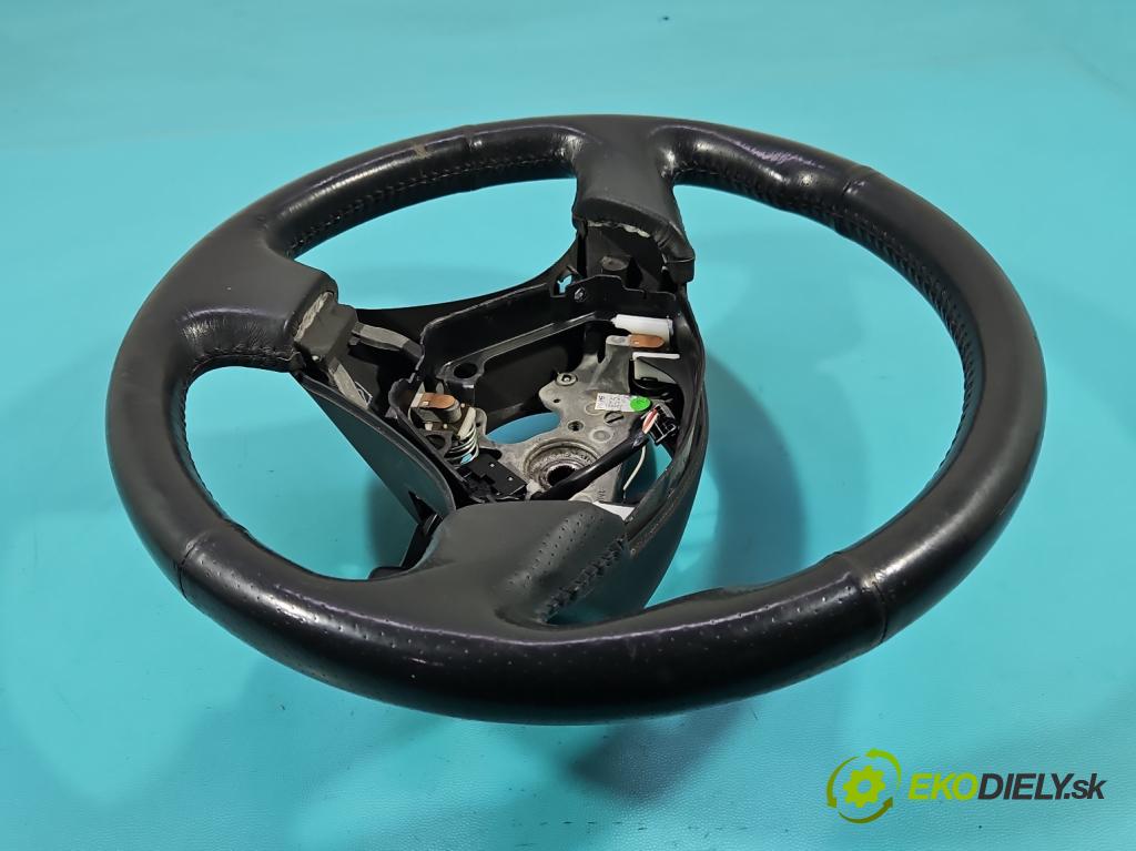 Toyota Corolla E12 2001-2009 1.8 VVTI usa 135 hp manual 99 kW 1794 cm3 4- volant  (Volant)