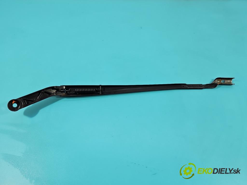 Lexus NX I 2014-2021 2.0 T 238HP automatic 175 kW 1998 cm3 5- rameno stieračov predné komplet 8121OU