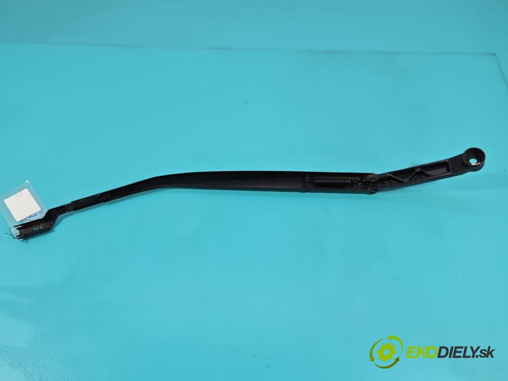 Lexus NX I 2014-2021 2.0 T 238HP automatic 175 kW 1998 cm3 5- rameno stieračov predné komplet 8121OU