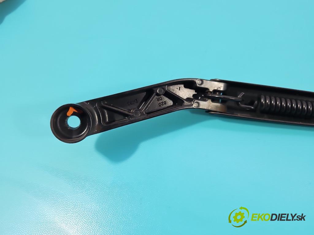 Lexus NX I 2014-2021 2.0 T 238HP automatic 175 kW 1998 cm3 5- rameno stieračov predné komplet 8121OU