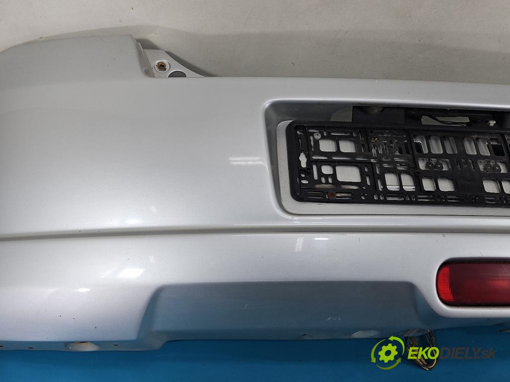 Suzuki Swift Mk6 2005-2010 1.3 16V 92 hp manual 67.5 kW 1328 cm3 3- nárazník zadní  (Klika dveří ostatní)